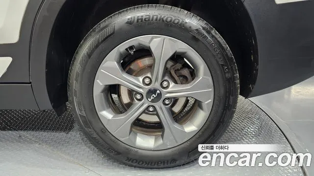 Kia Seltos Seltos Бензин 1.6 турбо 2WD — Фото автомобиля 21