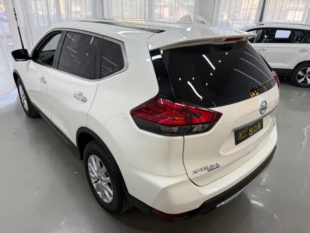Nissan X-Trail — Фото автомобиля 5