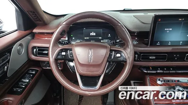 Lincoln Aviator 2nd Gen — Фото автомобиля 13