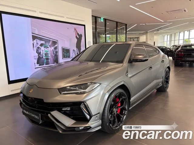 Фотография автомобиля — Lamborghini Urus