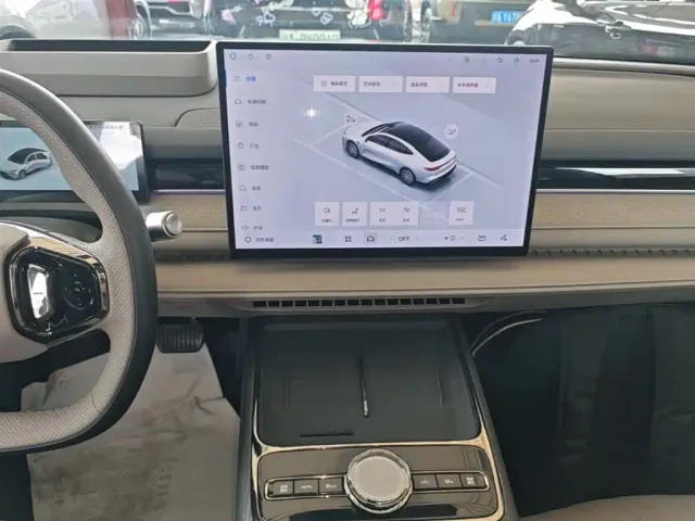 Geely Galaxy Xingyao 8 — Фото автомобиля 11