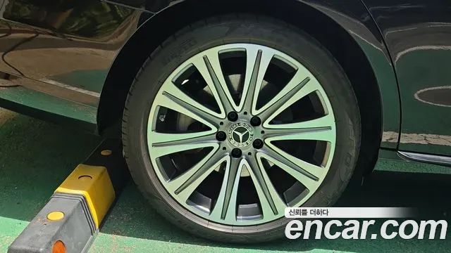 Mercedes-Benz E-Class — Фото автомобиля 6
