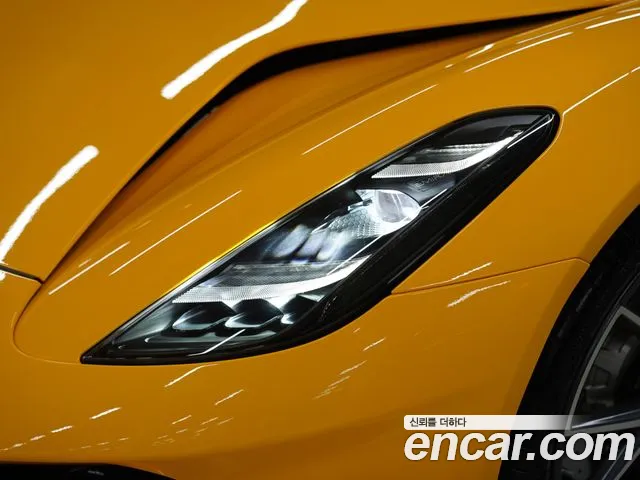 Lotus Emira — Фото автомобиля 5