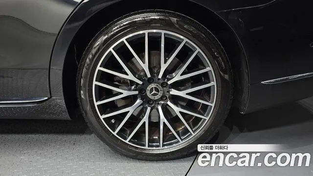 Mercedes-Benz S-Class — Фото автомобиля 20