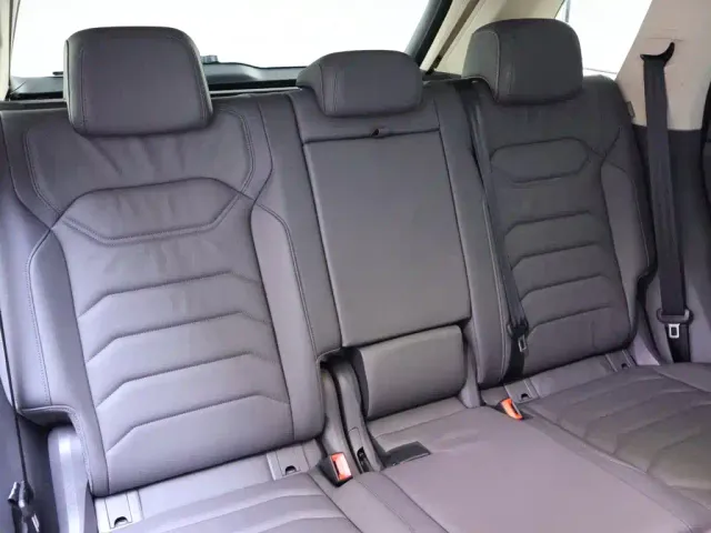 Volkswagen Touareg — Фото автомобиля 23