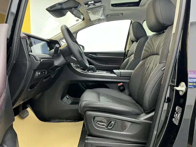 GAC Trumpchi M8 — Фото автомобиля 14