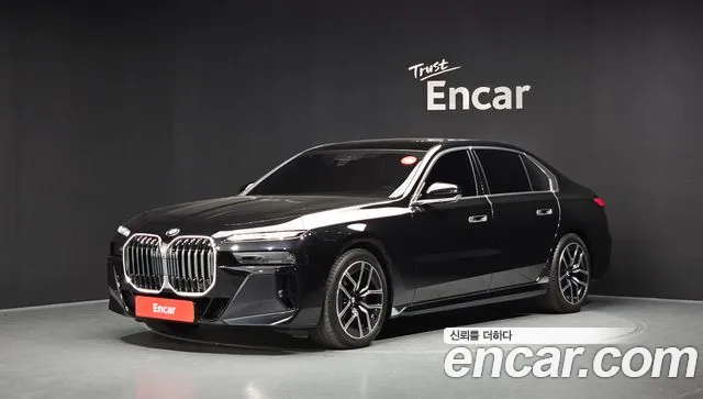 Фотография автомобиля — BMW 7 Series G70