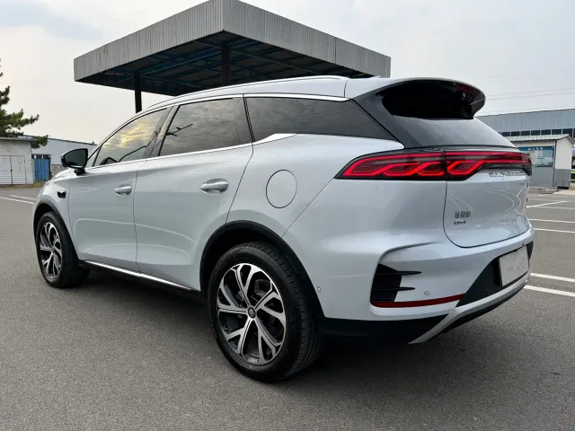 BYD Tang — Фото автомобиля 8