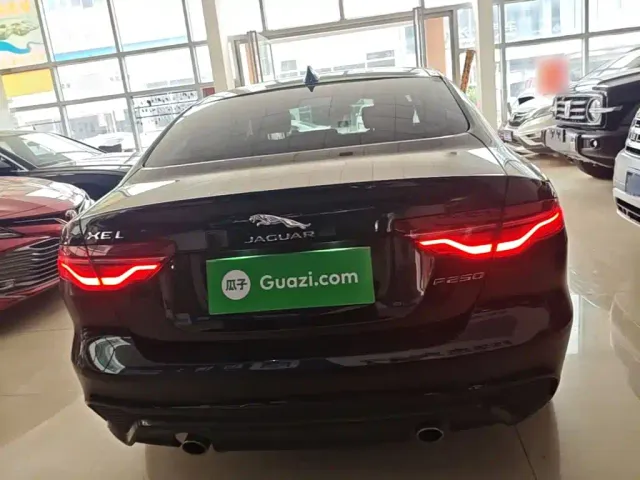 Jaguar XEL — Фото автомобиля 5