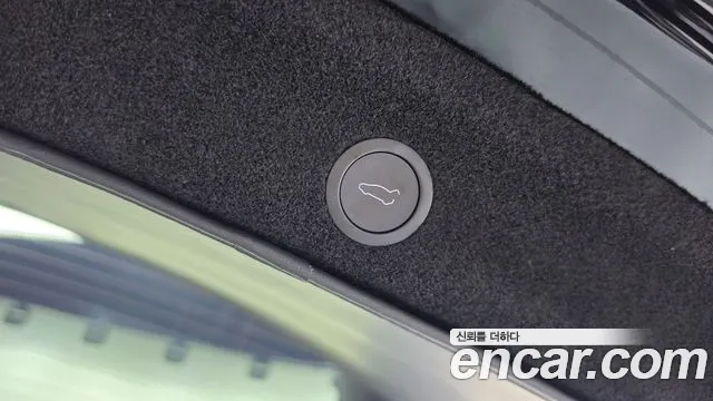 Tesla Model Y — Фото автомобиля 25