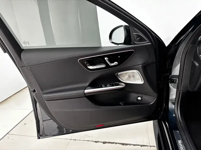 Mercedes-Benz C-Class — Фото автомобиля 10