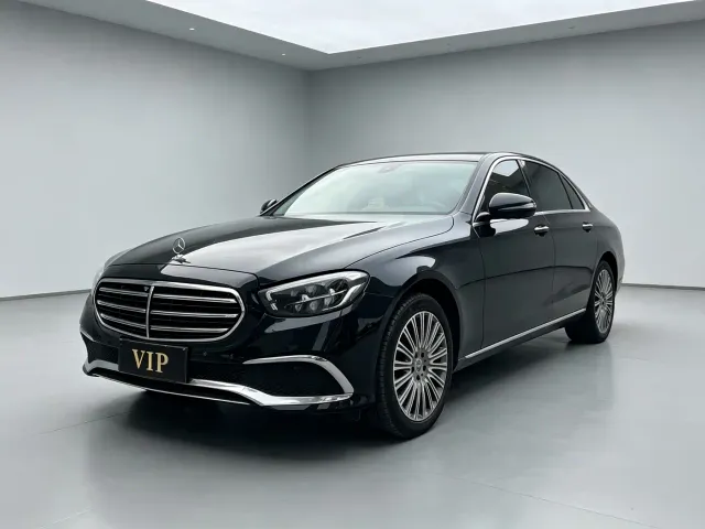 Фотография автомобиля — Mercedes-Benz E-Class