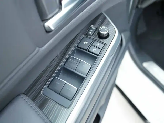 Toyota Sienna — Фото автомобиля 11