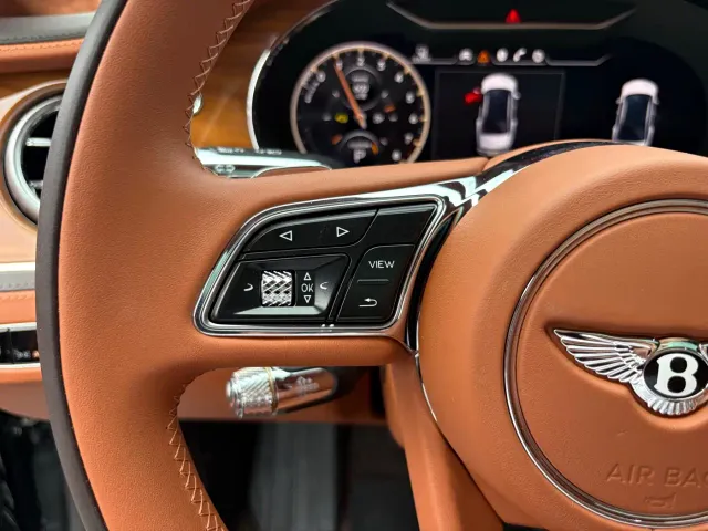 Bentley Flying Spur — Фото автомобиля 10