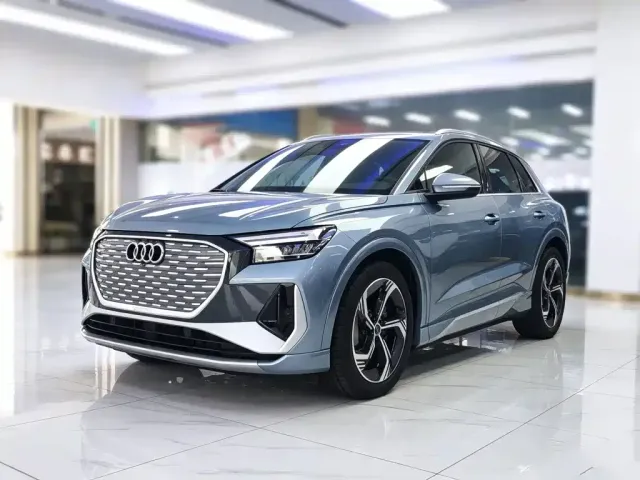 Фотография автомобиля — Audi Q4 e-tron