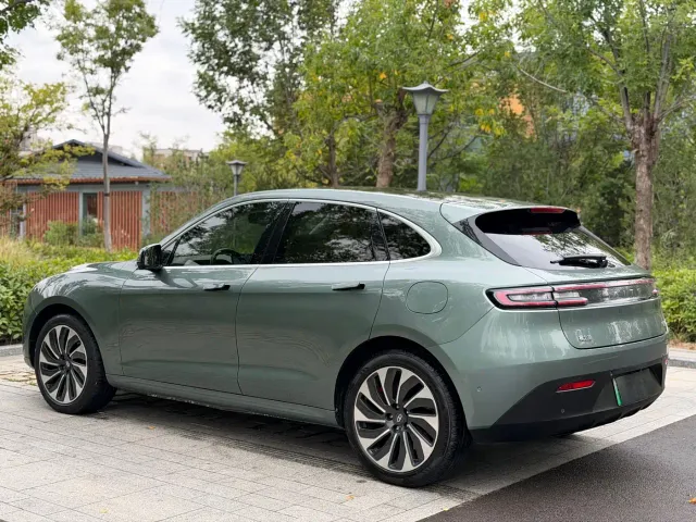 Aito M5 — Фото автомобиля 9