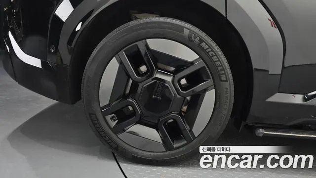 Kia EV9 Long Range 4WD — Фото автомобиля 2