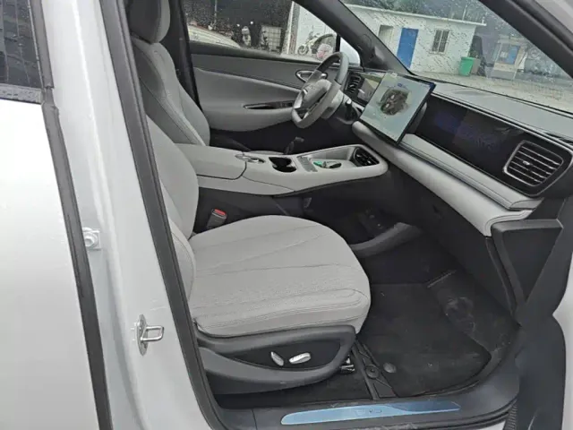 BYD Sealion 06 — Фото автомобиля 24