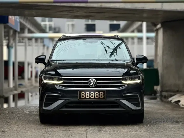 Volkswagen Tiguan L — Фото автомобиля 2
