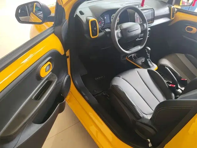 Roewe Clever — Фото автомобиля 15
