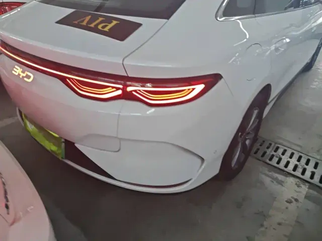 BYD Qin L — Фото автомобиля 7