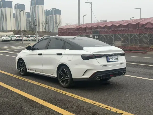 Geely Binrui — Фото автомобиля 9