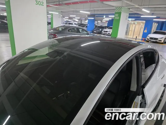 Tesla Model 3 — Фото автомобиля 19