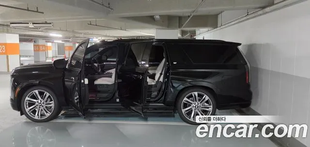 Cadillac Escalade 5th Gen — Фото автомобиля 3