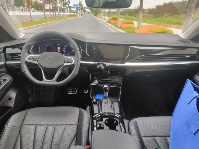 Volkswagen Passat — Фото автомобиля 9