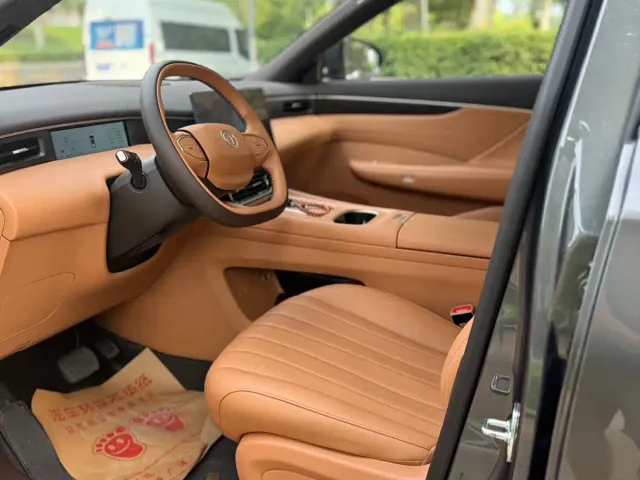 Dongfeng Aeolus Dongfeng Aeolus L8 2025 Plug-in Hybrid — Фото автомобиля 4