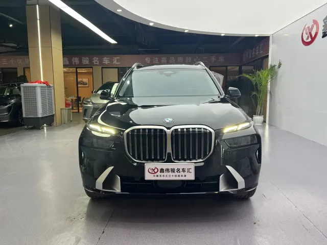 BMW X7 — Фото автомобиля 3