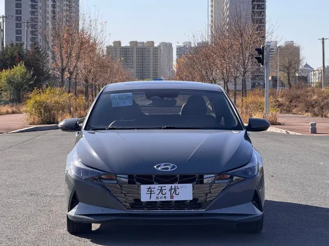 Hyundai Elantra — Фото автомобиля 2