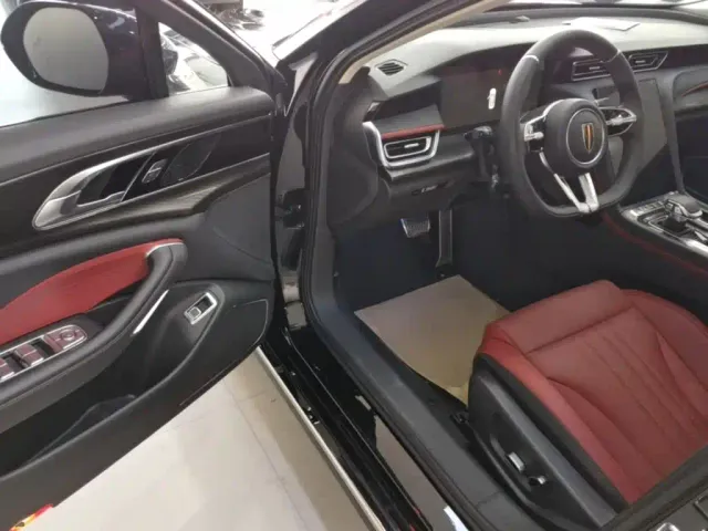 Hongqi H6 — Фото автомобиля 15