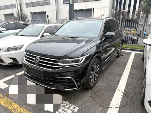 Фотография автомобиля — Volkswagen Tiguan L