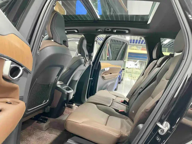 Volvo XC90 — Фото автомобиля 7