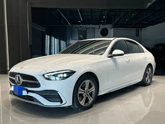 Фотография автомобиля — Mercedes-Benz C-Class