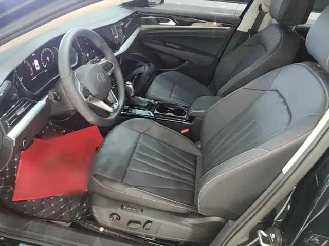 Volkswagen Passat — Фото автомобиля 15