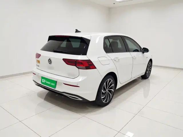 Volkswagen Golf — Фото автомобиля 6