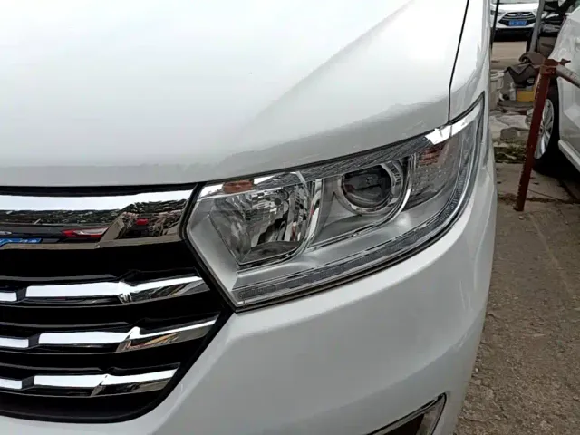 JAC Refine JAC Refine M3 2022 1.5T 7-Seater Standard — Фото автомобиля 23