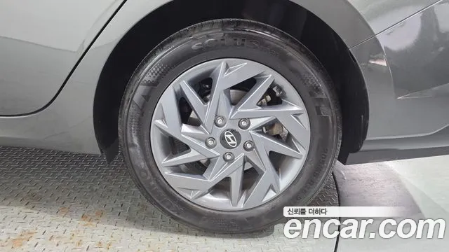 Hyundai AVANTE Новый Avante (CN7) — Фото автомобиля 21