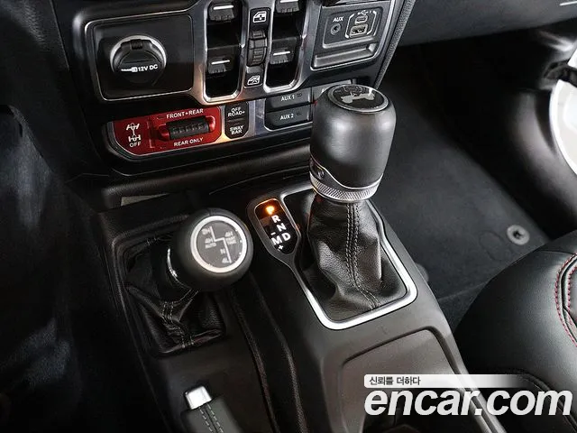 Jeep Wrangler — Фото автомобиля 9