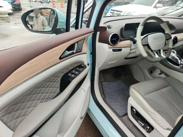 Forthing Yacht — Фото автомобиля 15