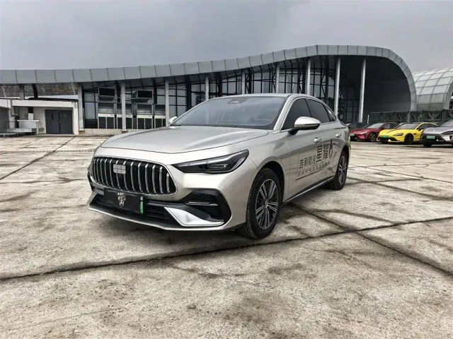 Фотография автомобиля — Geely Galaxy Stellar 6