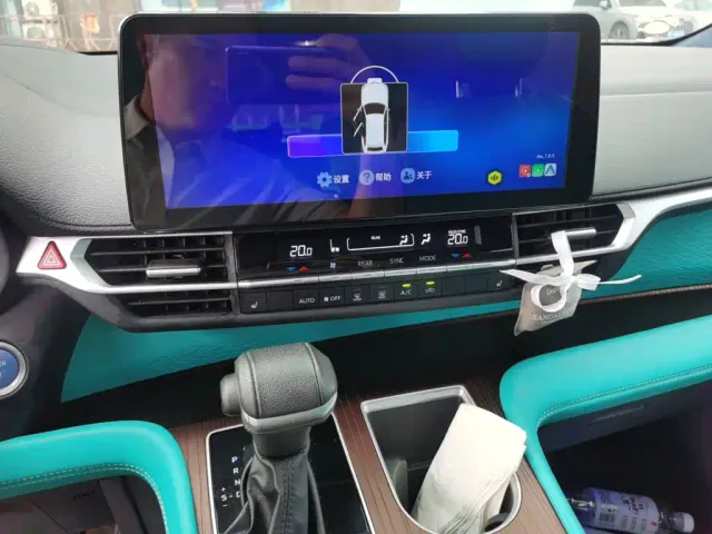 Toyota Sienna — Фото автомобиля 9