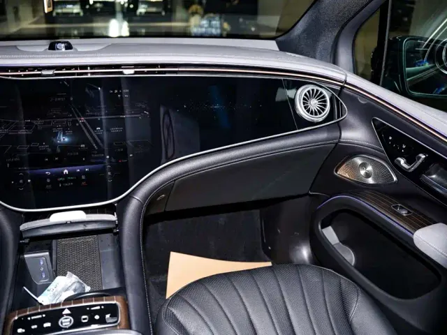 Mercedes-Benz EQS SUV — Фото автомобиля 27