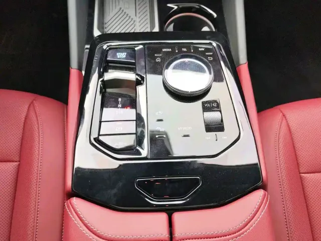 BMW i5 — Фото автомобиля 12