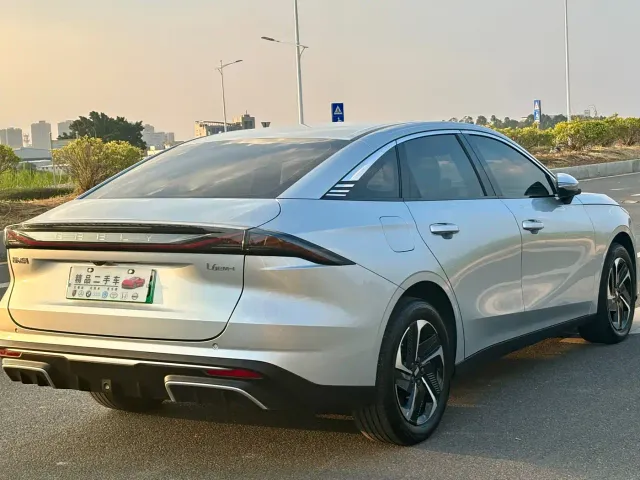 Geely Galaxy L6 — Фото автомобиля 9