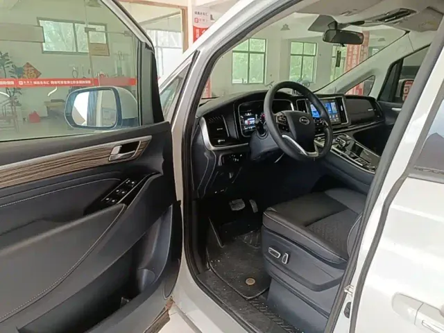 GAC Trumpchi M8 — Фото автомобиля 15