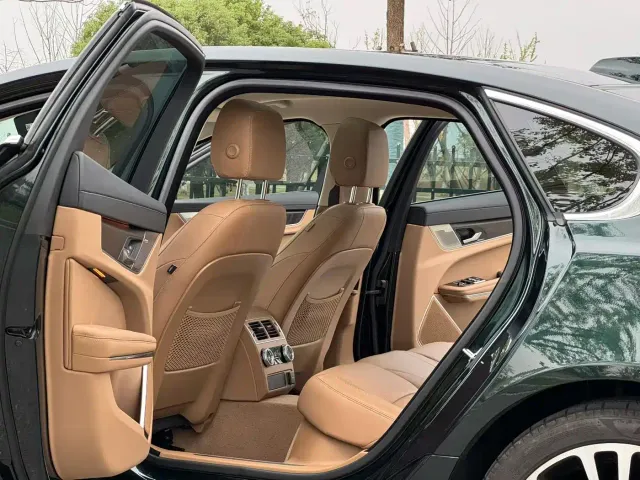 Jaguar XFL — Фото автомобиля 6