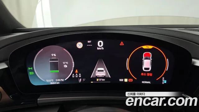 Porsche Macan Electric — Фото автомобиля 11